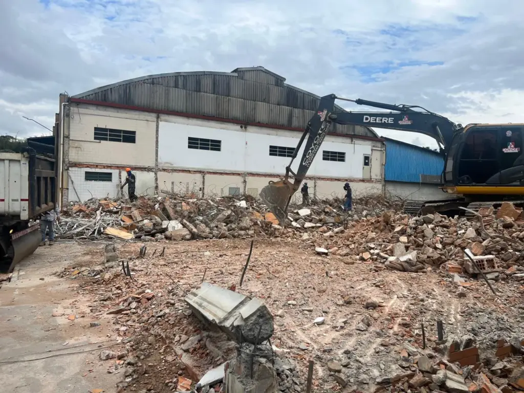 demolição total de edificação